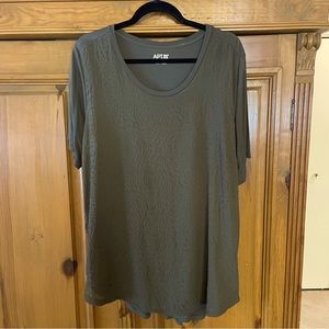 Never worn comfy top w/ rounded edges & slight rose “embossed” on front fabric